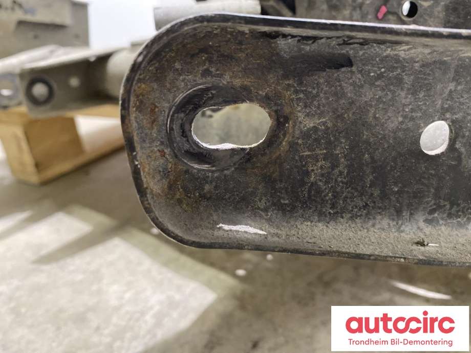 Travers foran hoved til BMW X5 2013-2018 (F15) (F15) (31116866689|)