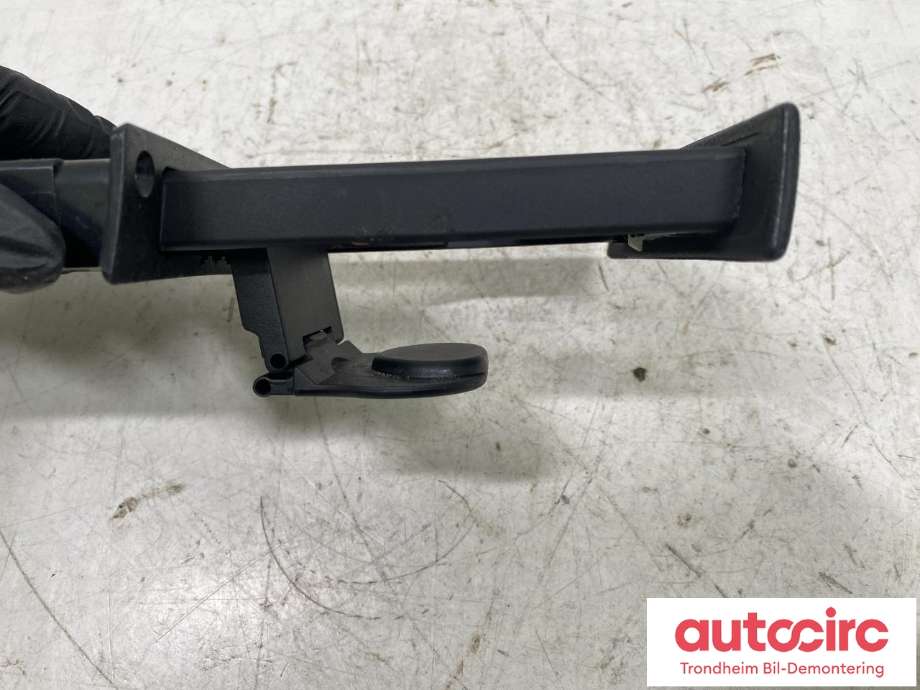 Dashbord koppholder til BMW 5-Serie 2003-2010 (E60/E61) (E60/E61) (...|5145 7 047 145|51 16 8 040 512|)