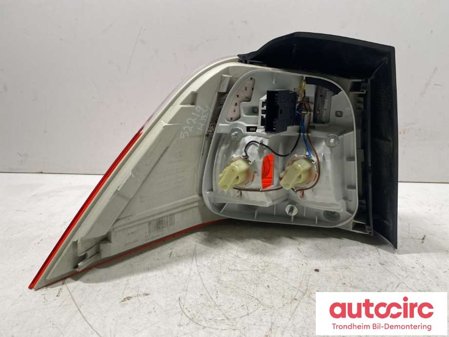 Baklykt høyre ytre til BMW 5-Serie 2003-2010 (E60/E61) (E60/E61) (HELLA|63 21 7 177 694|63217177694|)