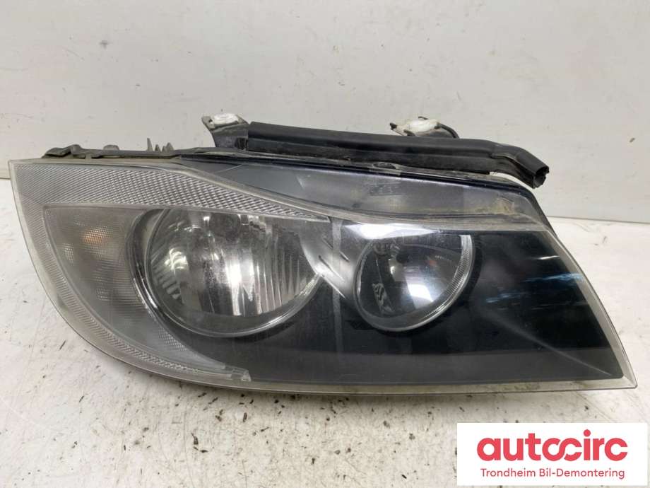 Frontlykt høyre halogen til BMW 3-Serie, 2005-2011 (E90/E91/E92/E93) (E90/E91/E92/E93) (VALEO|6942722)