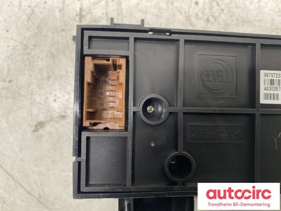 Varmeapparat betjening til Peugeot Partner 2015-2019 (Type II, Fase 2)  (DENSO|9678723377|96 787 233 XT|)