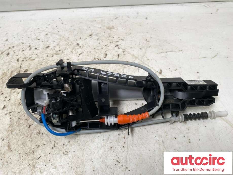 Dørhåndtak utv venstre bak til BMW 3-Serie 2012-2018 (F30/F31/F34) (F30/F31/F34) (..|51217380545|51 21 7 380 545|)