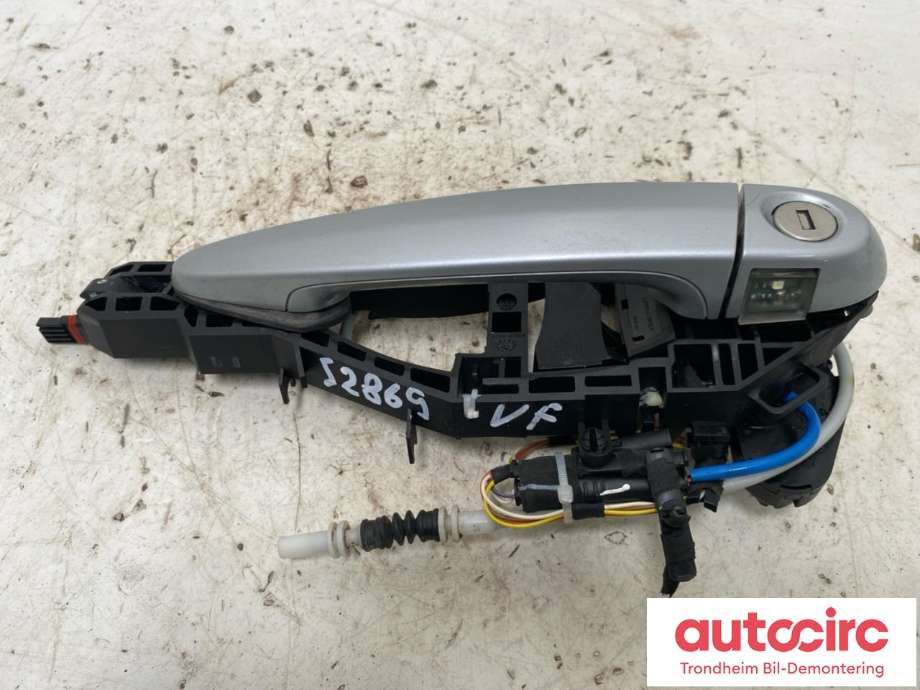 Dørhåndtak utv venstre foran til BMW 3-Serie, 2012-2018 (F30/F31/F34) (F30/F31/F34) (..|51217380544)