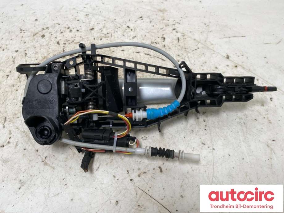 Dørhåndtak utv venstre foran til BMW 3-Serie 2012-2018 (F30/F31/F34) (F30/F31/F34) (..|51217380544|51 21 7 380 544|)