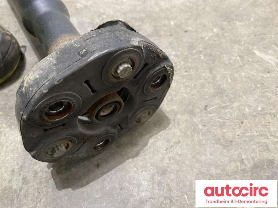 Mellomaksel til VW Caddy 2010-2015 (Type III, Fase 2) (..|2K3 521 101 D|)