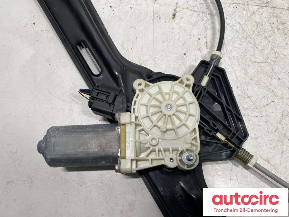 Ruteheis venstre foran til BMW X5 2013-2018 (F15) (F15) (BROSE|51 33 7 286 483|67 62 7 322 747|)