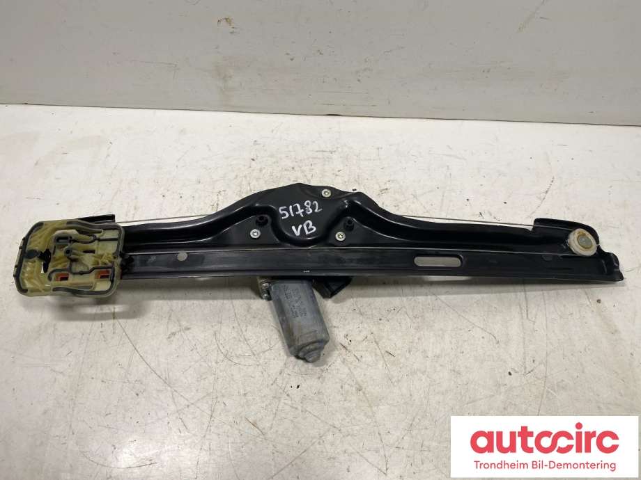 Ruteheis venstre bak til BMW X5 2013-2018 (F15) (F15) (BROSE|67 62 7 322 747|)