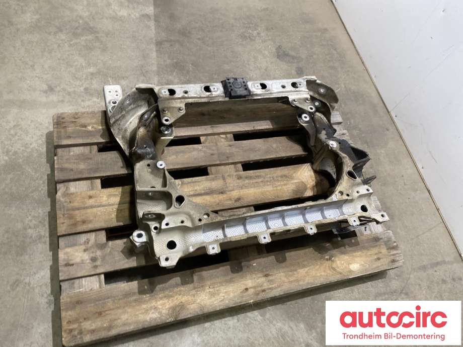 Travers foran hoved til Mercedes GLC 2015-2022 (X253) (X253) (A2536208500|A2536205700|)