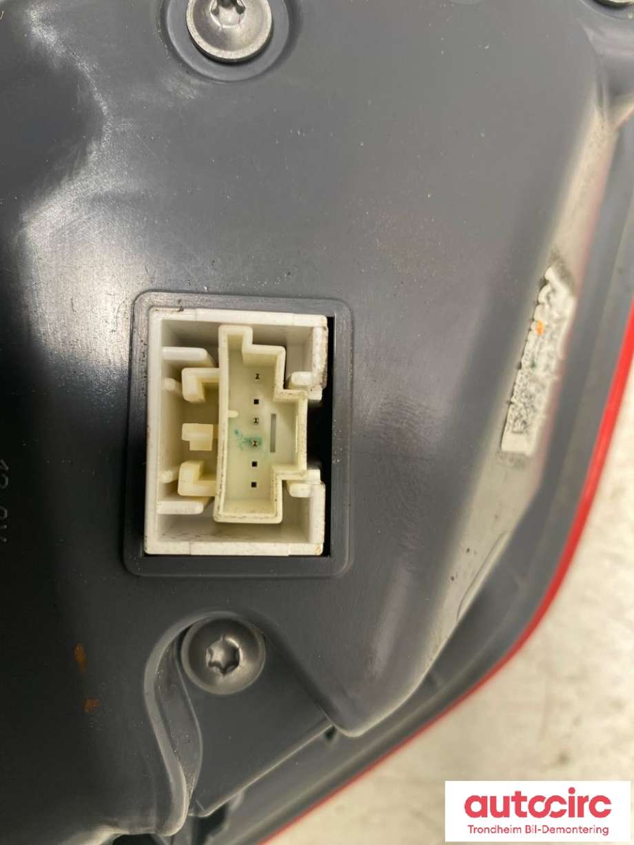 Baklykt høyre indre til Mercedes B-Klasse, electric drive 2014-2018 (W242) (W242) (...|A 246 906 92 00|)