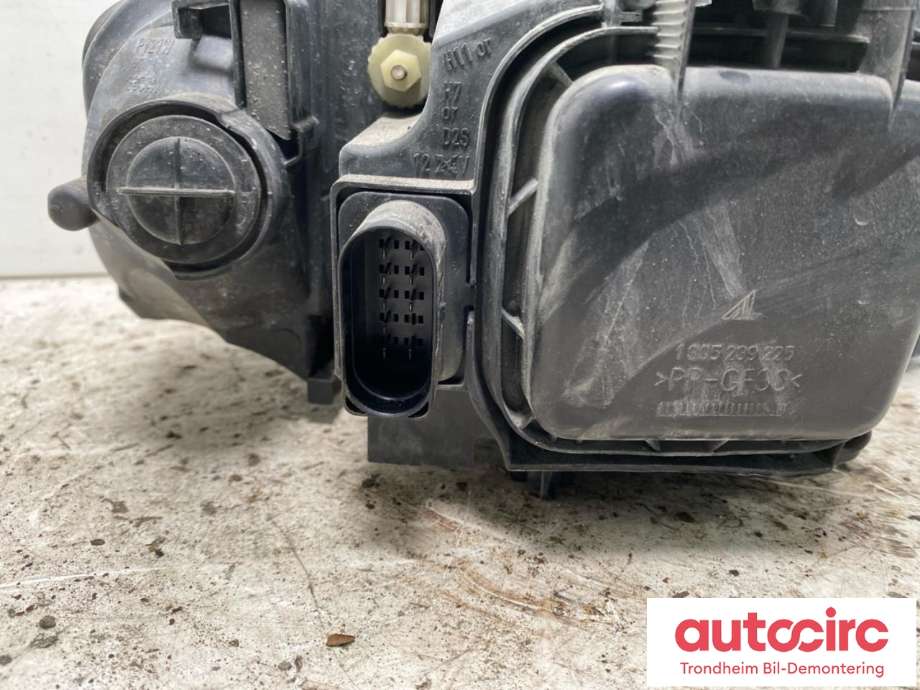Frontlykt venstre halogen til Audi A3 2003-2008 (Type II, Fase 1) (AL|8P0941003K|0301206201|)