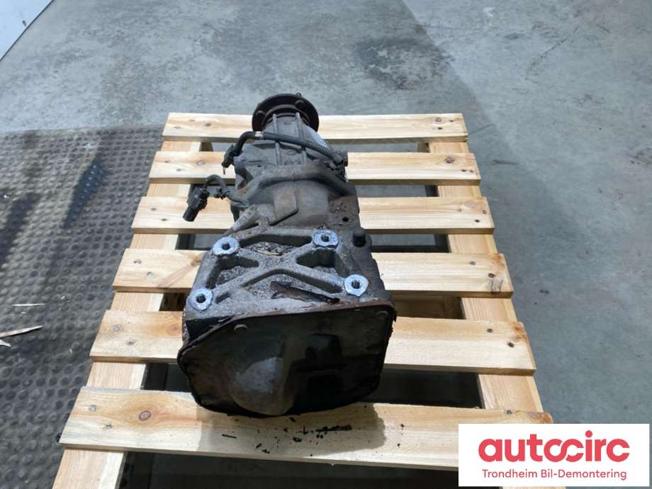 Kardang klokke bak til Mazda CX-7 2007-2012  (MA2827020E|)