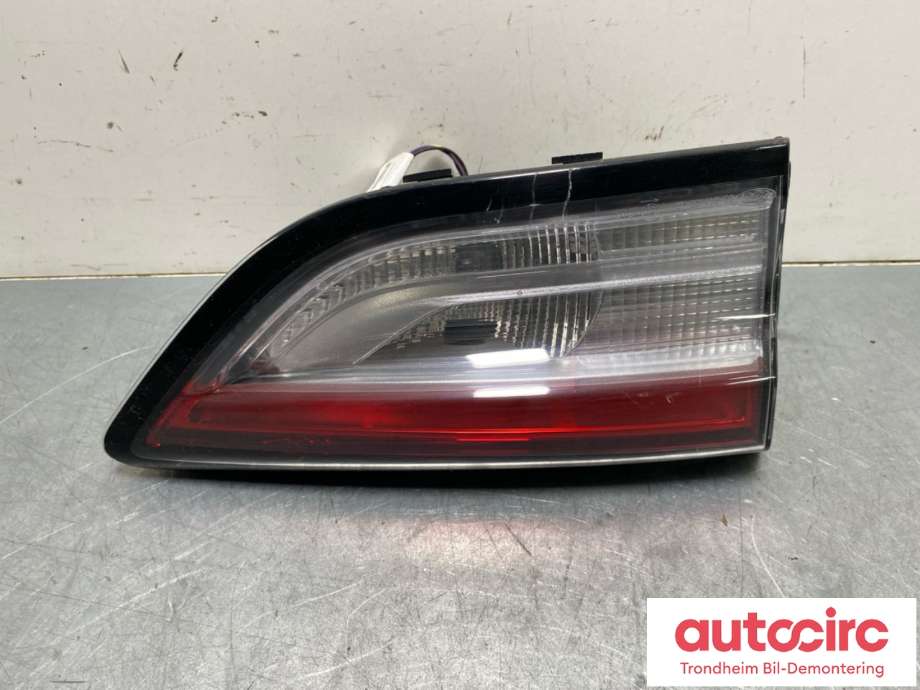 Baklykt venstre indre til Ford Kuga 2019-->> (Type III) (2593802|LV4B-13A603-AN|)