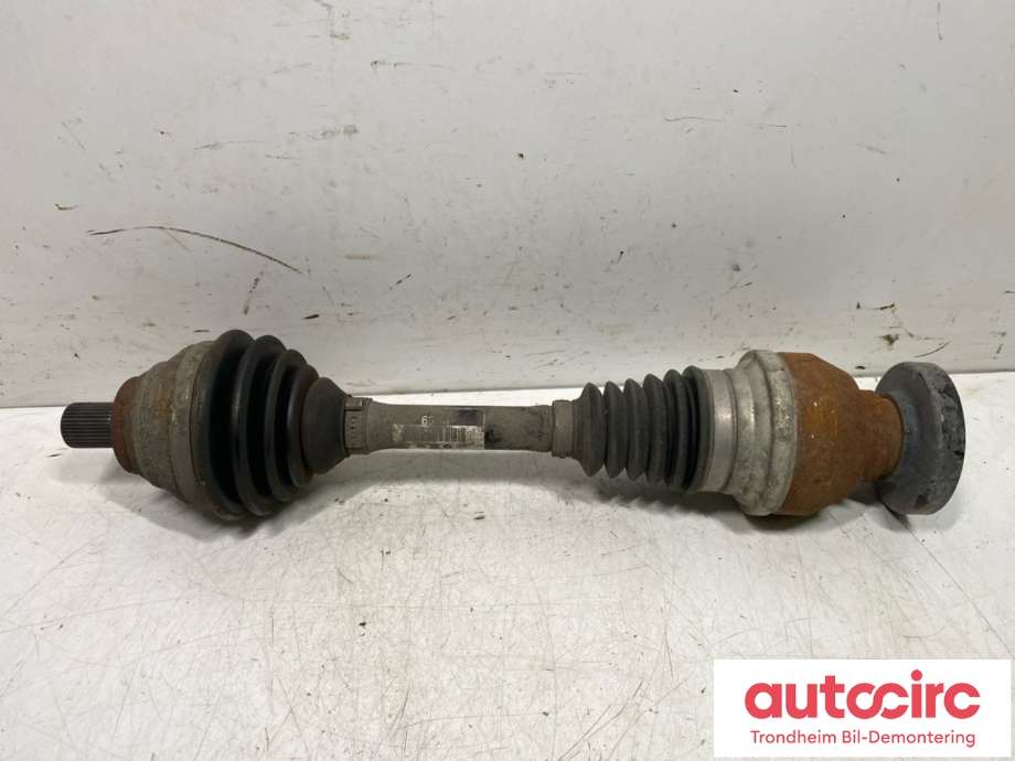 Drivaksel venstre foran, diesel/automat til VW Tiguan, 2011-2016 (Type I, Fase 2)  (5N0407763)