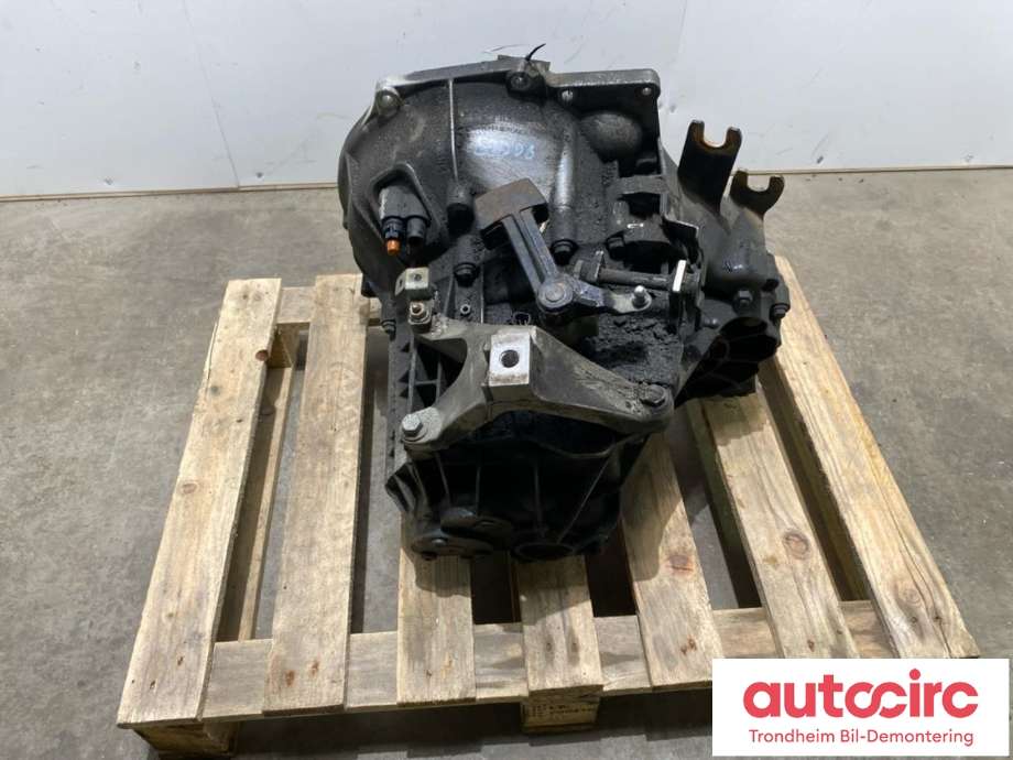 Girkasse manuell til Toyota Avensis 2003-2008 (Type II)  (30300-2D151|)
