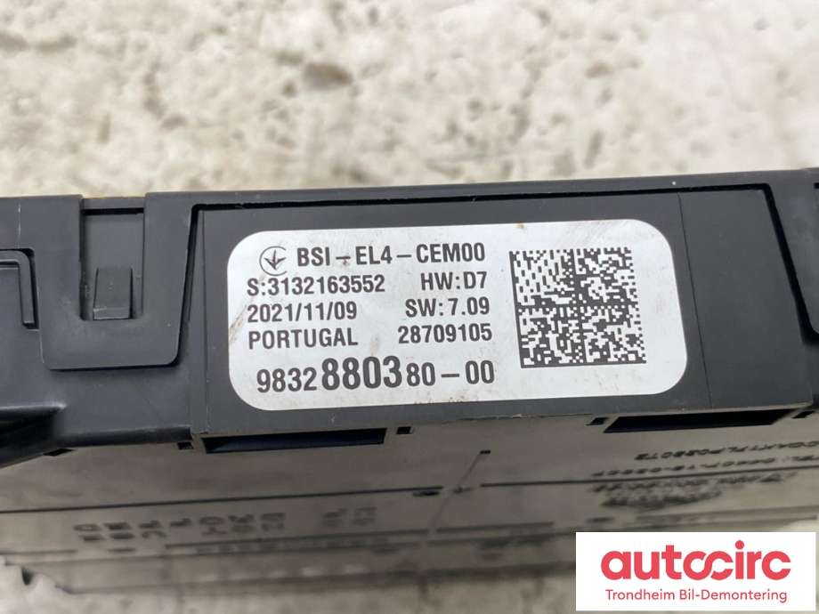 Sikringsboks til Opel Combo E 2019-->>  (9832880380|)