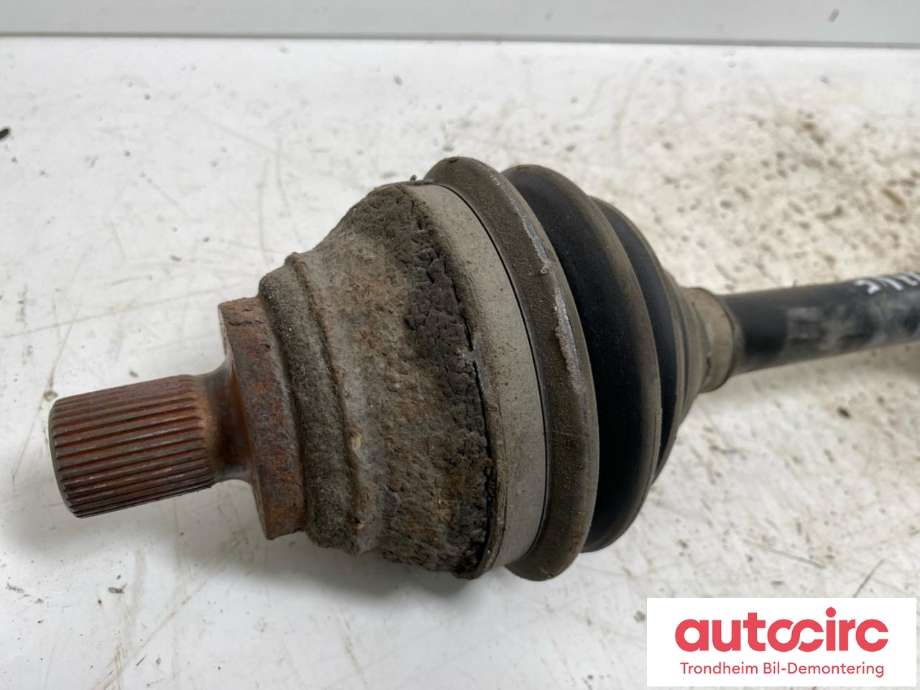Drivaksel venstre foran, diesel/manuell til VW Passat 2005-2010 (B6) (B6) (..|1K0407271BJ|1K0407271NP|3C0407271AJ)
