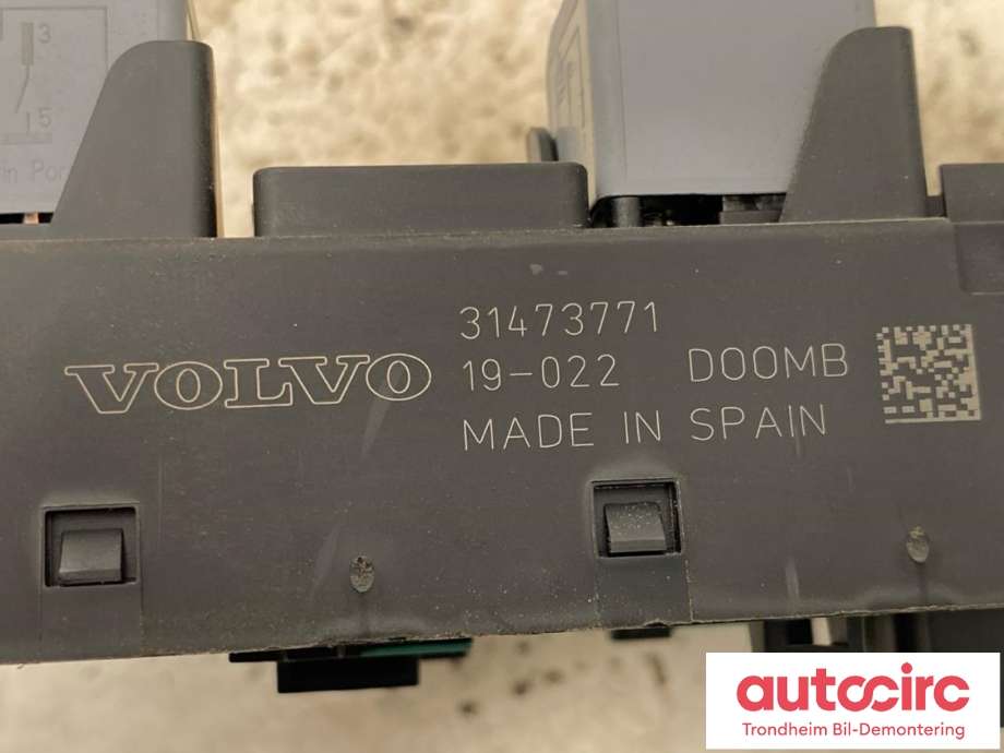 Sikringsboks til Volvo V90 / V90 CC / S90 2016-->>  (..|31473771|31473772|)