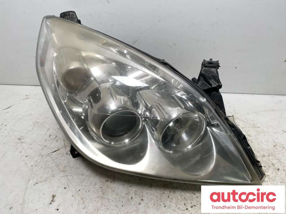 Frontlykt høyre halogen til Opel Vectra C, 2005-2008 (Type II) (GM|93179923)