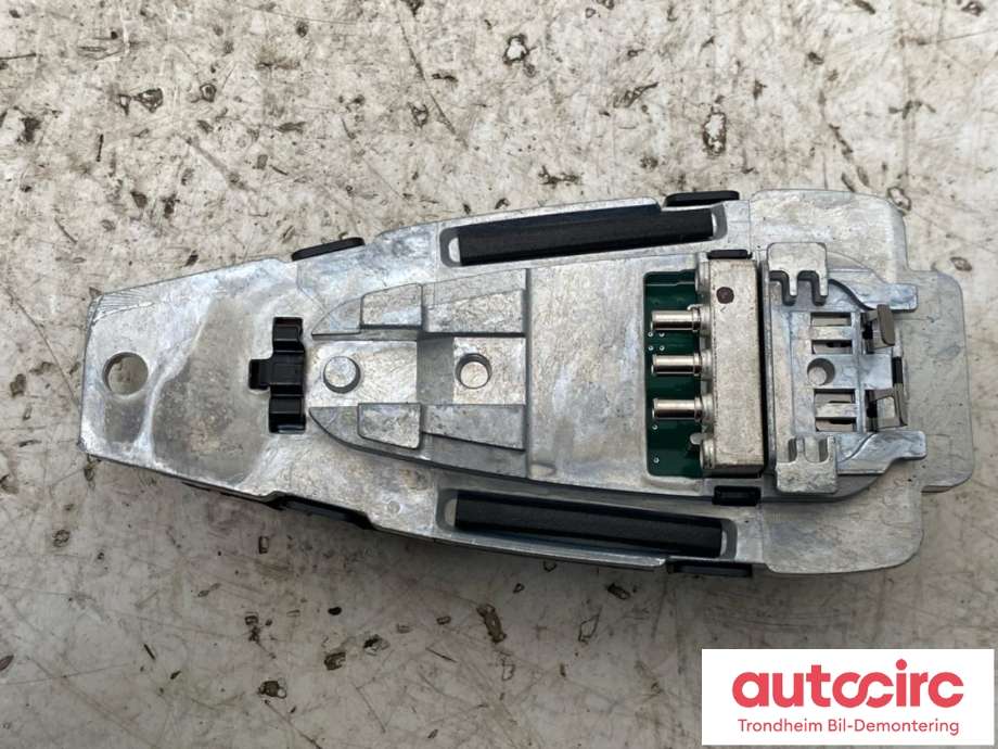 Antenne navigasjon til BMW iX2 2024-->>  (..|5A09D89|65205A09D89|)