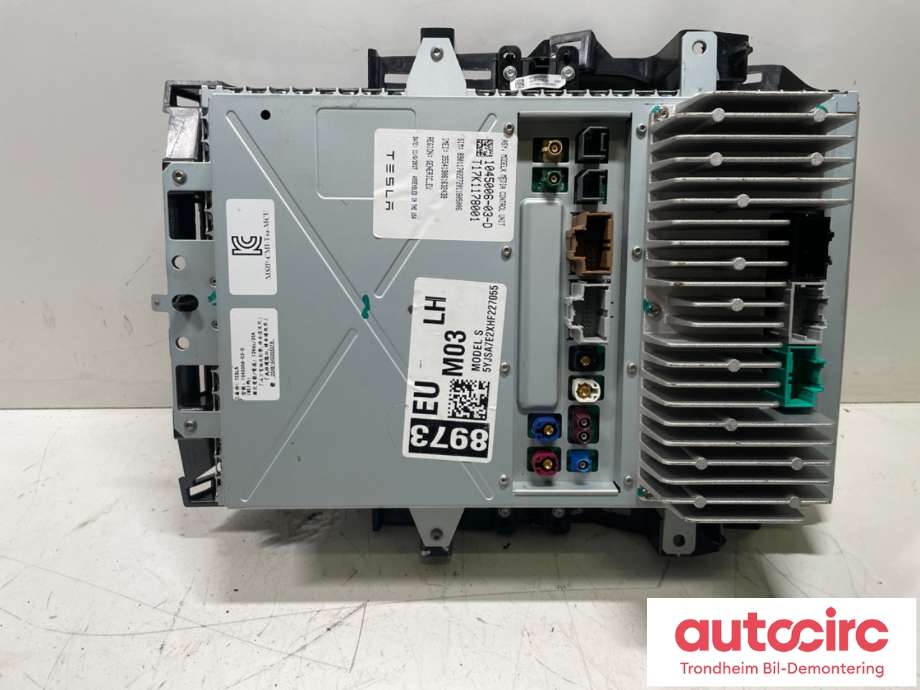 Multimedia display (MCU - Media Controller Unit) til Tesla Model S 2016-2021 (Fase 2)  (1045006-03-D|1045006-03-E|1045006-S3-J|1098050-93-B|1098050-93-C|1098050-93-D|1098050-S3-B|8764561-03-B)