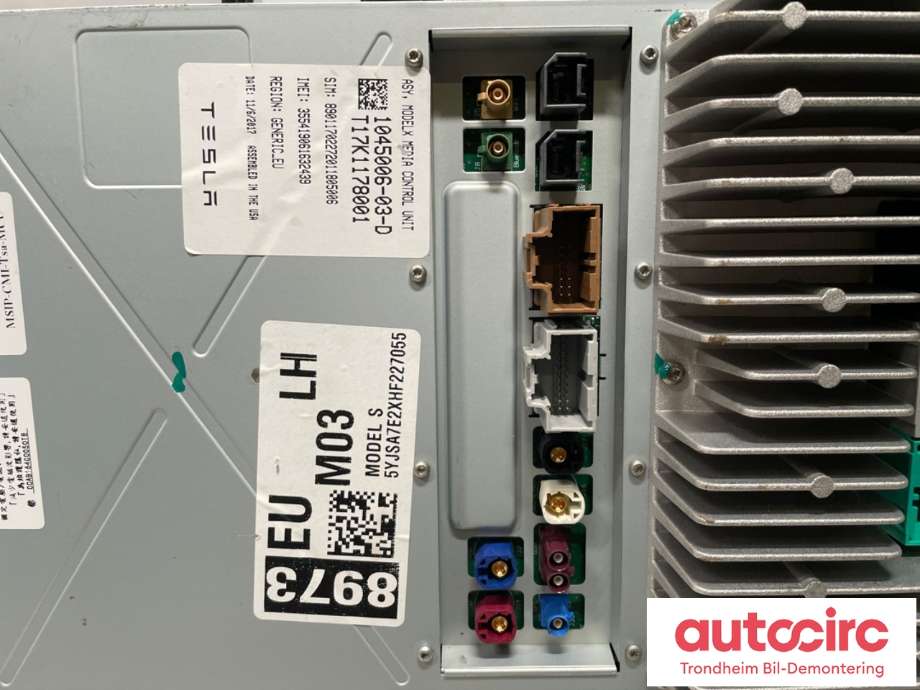 Multimedia display (MCU - Media Controller Unit) til Tesla Model S 2016-2021 (Fase 2)  (1045006-03-D|1045006-03-E|1045006-S3-J|1098050-93-B|1098050-93-C|1098050-93-D|1098050-S3-B|8764561-03-B)