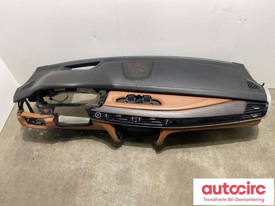 Dashbord til BMW X5, 2013-2018 (F15) (F15) (..|51 45 7 988 955)