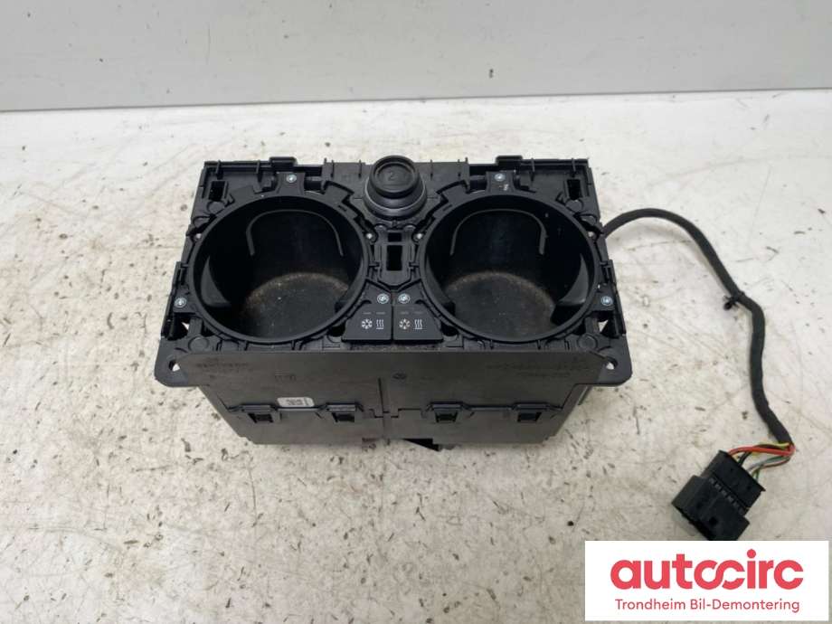 Dashbord koppholder til BMW X5 2018-->> (G05) (G05) (...|6827173|51166827173|)