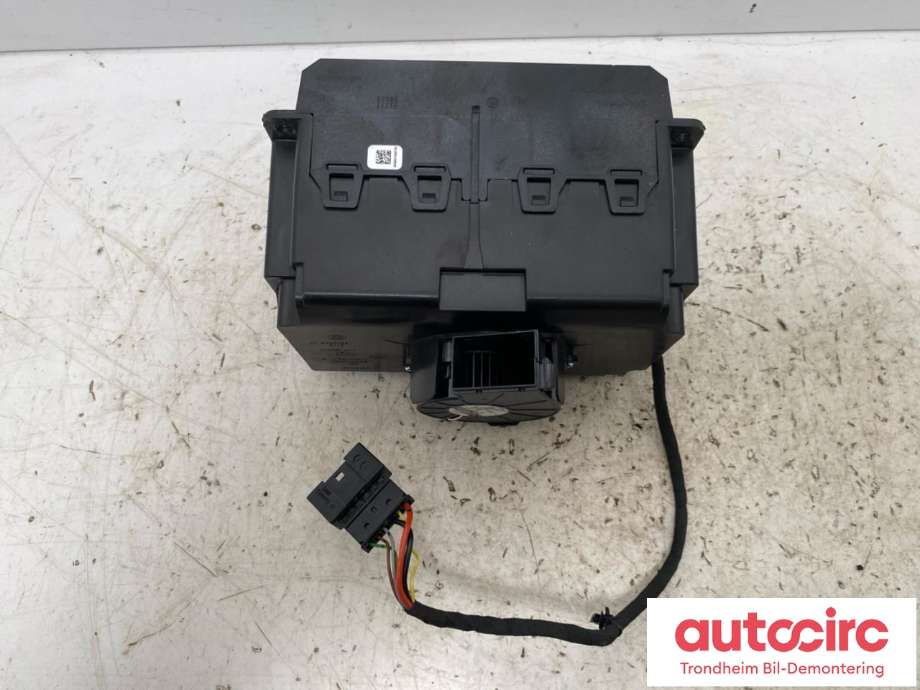 Dashbord koppholder til BMW X5 2018-->> (G05) (G05) (...|6827173|51166827173|)