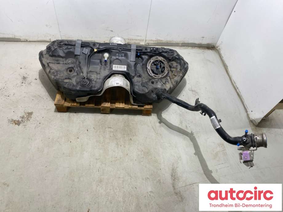 Dieseltank til Mercedes C-Klasse, 2014-2018 (Fase 1) (W205) (W205) (A2054703900)