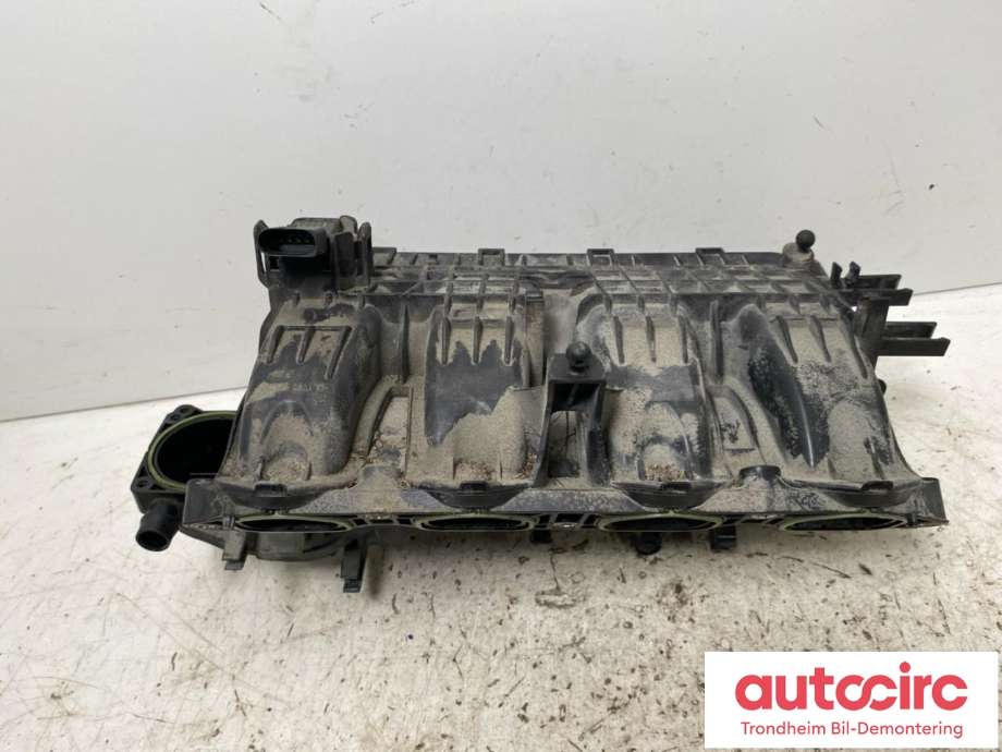 Manifold innsug til VW Passat 2015-2019 (Fase 1) (B8) (B8) (...|04E129709Q|)