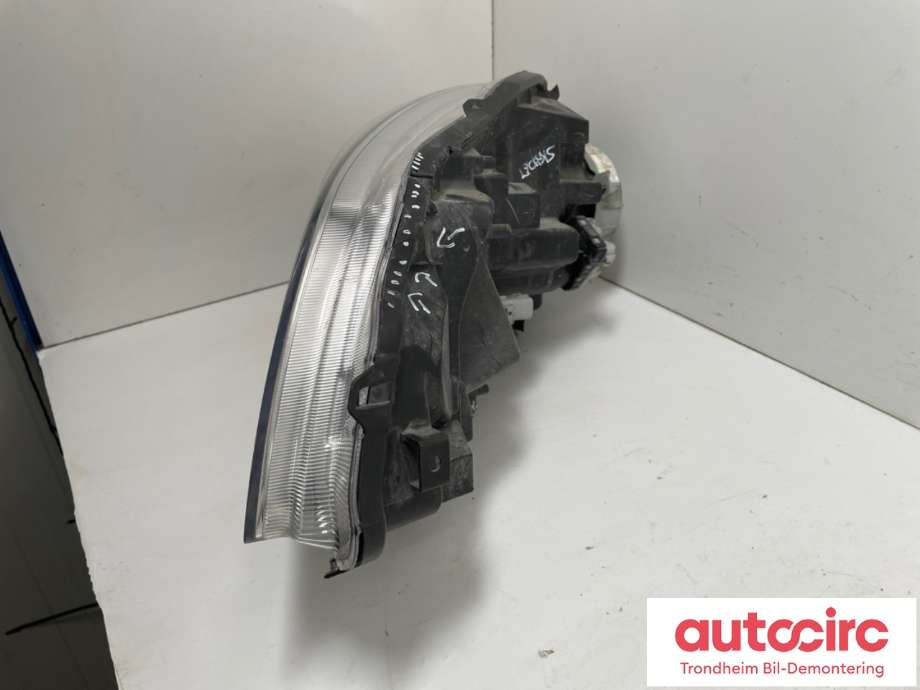 Frontlykt høyre xenon til Suzuki SX4 S-CROSS 2013-->> (Type II)  (REDUSERT PRIS|35120-61MA1|3512061MA1|)