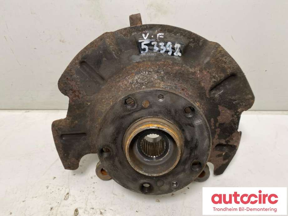 Hjulspindel venstre foran til Suzuki SX4 S-CROSS, 2013-->> (Type II)  (BENSIN/MANUELL|4515161M00)