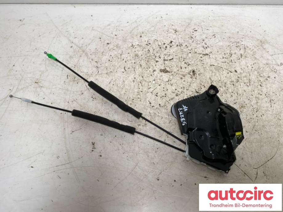 Låsekasse venstre foran til Toyota Prius, 2016-2023 (Type IV) (combi) (combi) (...|6904047120)