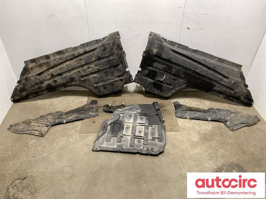 Deksel til BMW M3 2020-->> (G80) (G80) (..|51 75 8 080 539|51 75 8 080 540|51 75 8 074 617 . 51 75 8 074 618)