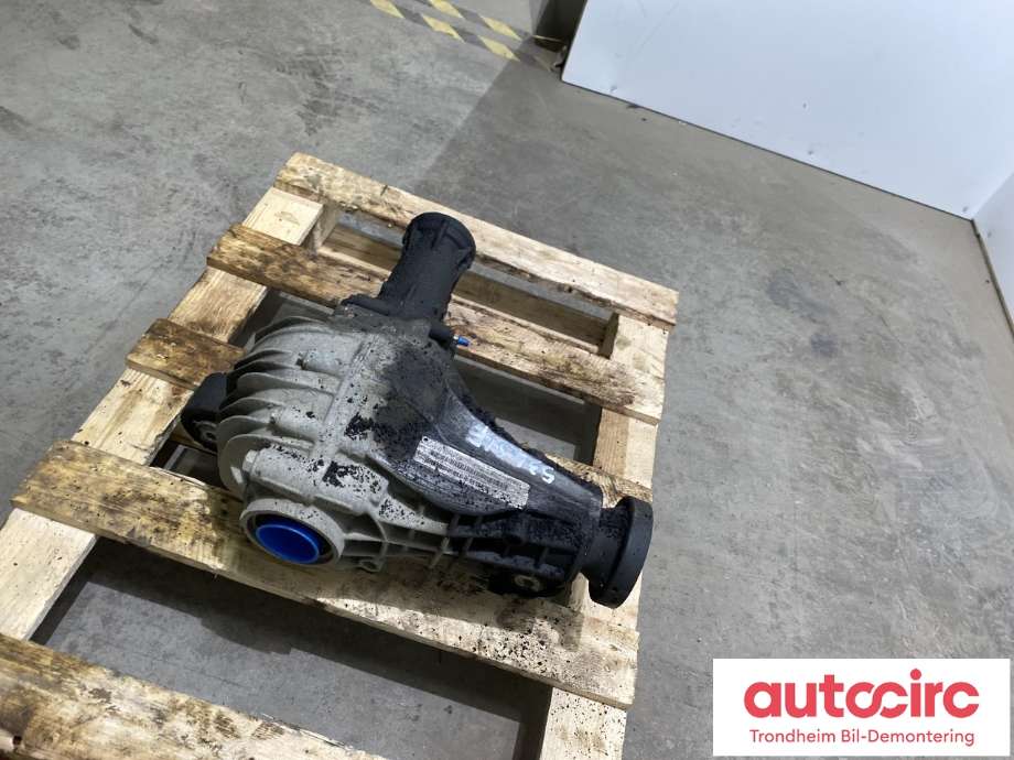 Kardang klokke foran til Mercedes ML 2005-2011 (W164) (W164) (A1643302102|)