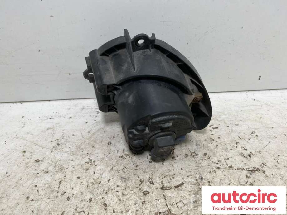 Tåkelykt høyre foran til Toyota Avensis 2009-2015 (Type III, Fase 1)  (VALEO|812100D041|812100D042|)