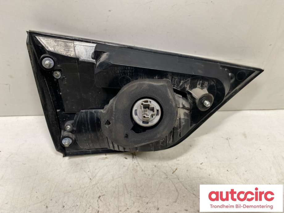 Baklykt høyre indre til Mitsubishi Outlander 2010-2012 (Type II, Fase 2)  (8331A006|)