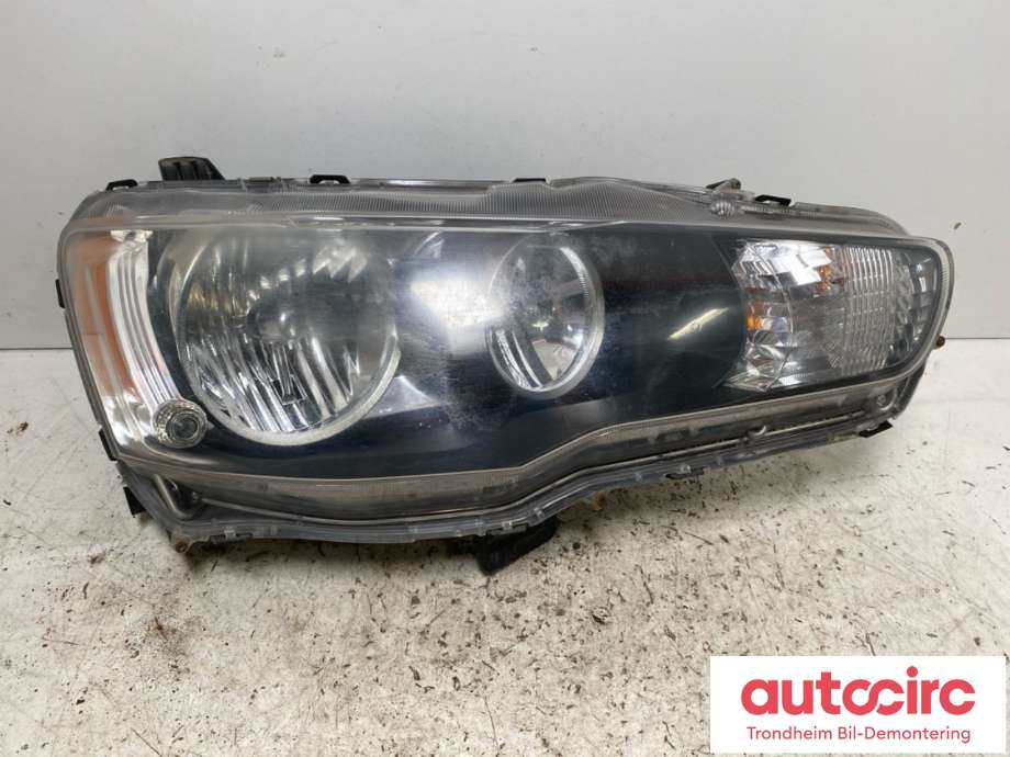Frontlykt høyre halogen til Mitsubishi Lancer 2008-2017 (8301B260|)
