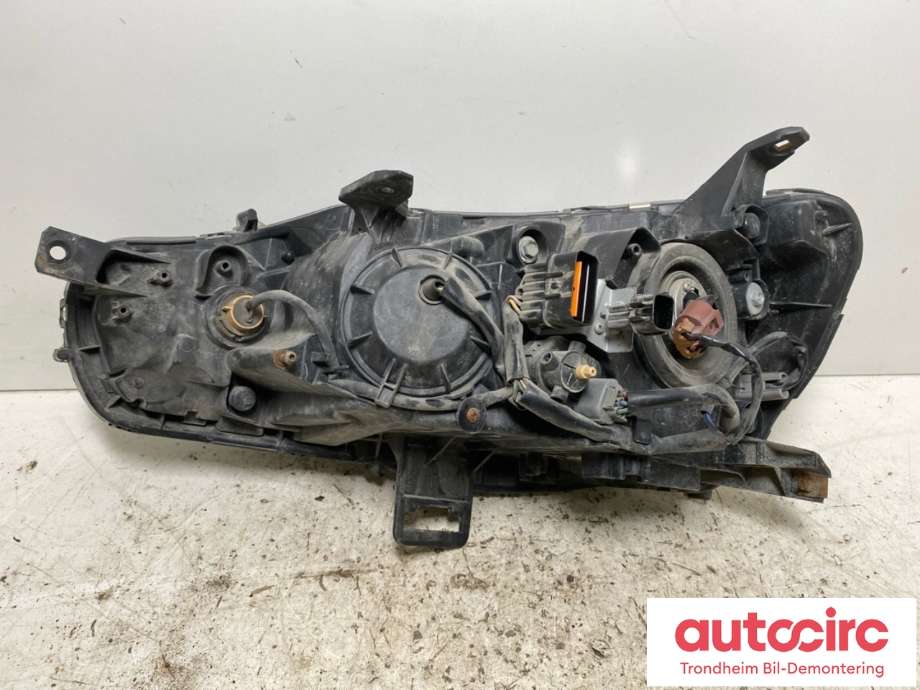 Frontlykt høyre halogen til Mitsubishi Lancer 2008-2017 (8301B260|)