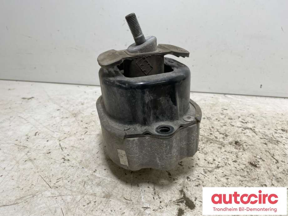 Motorfeste til BMW X5 2013-2018 (F15) (F15) (VENSTRE FORAN|6864335|22116864335|)