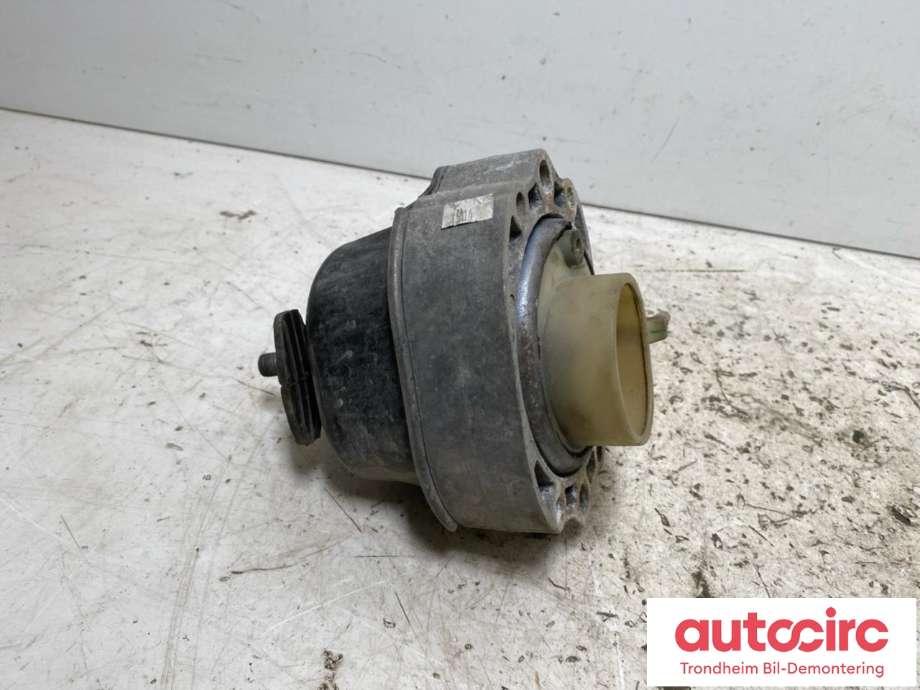 Motorfeste til BMW X5 2013-2018 (F15) (F15) (VENSTRE FORAN|6864335|22116864335|)