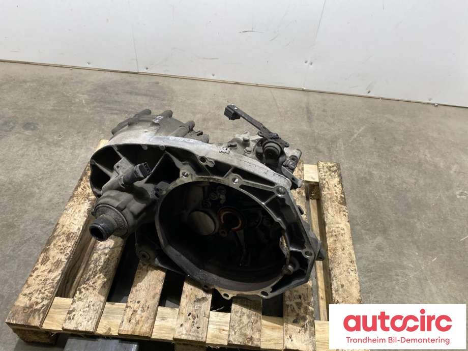 Girkasse manuell til VW Transporter / Caravelle, 1990-2003 (T4) (T4) (02G300045MX)