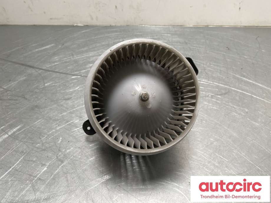 Varmeapparat motor til Suzuki Swift 2017-->>  (7415052RA0|)
