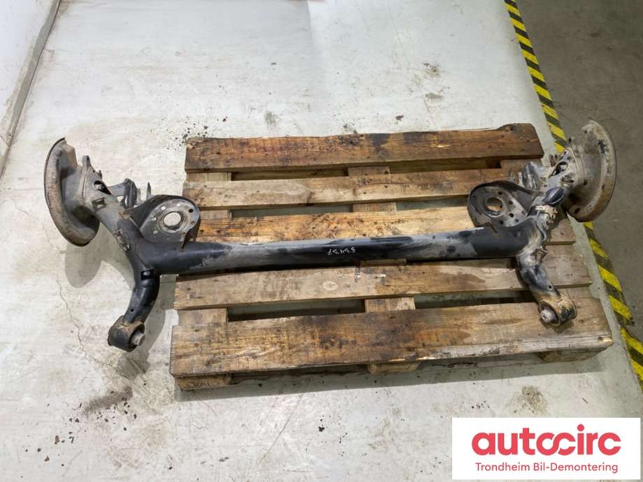 Bakaksel til Toyota Yaris 2012-2014 (Type III, Fase 1)  (42110-0D340|)