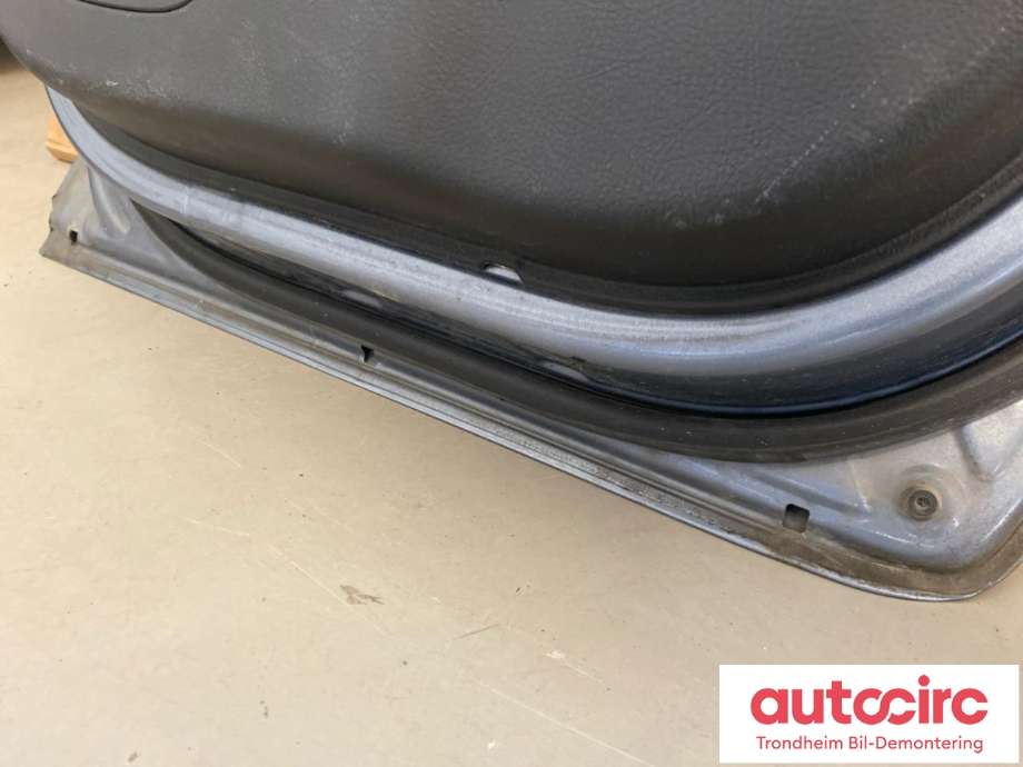 Dør høyre bak til Hyundai Santa Fe 2006-2009 (Type II, Fase 1)  (770042B030|77004 2B030|)