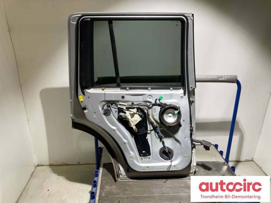 Dør venstre bak til Land Rover Discovery 2005-2009 (Type III)  (BFA780110|5H2224630DA|BFA780190| 5H2224631CB)