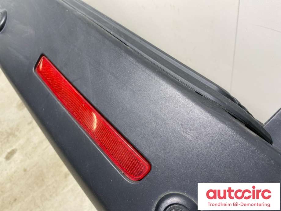 Støtfanger bak til Land Rover Discovery 2005-2009 (Type III)  (DPO000051PCL|5H2217D822BA8PCL|)