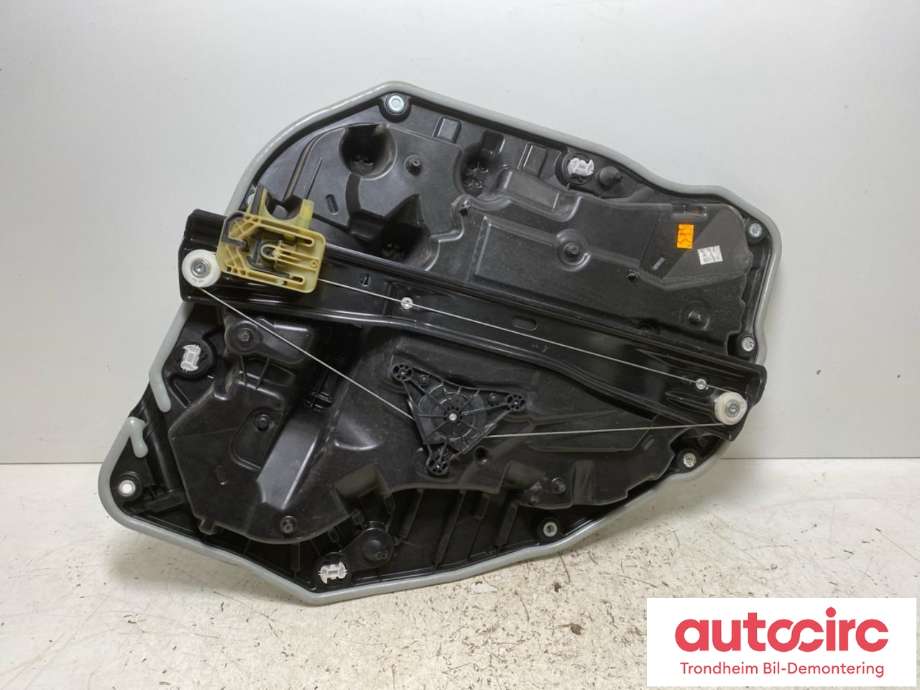 Ruteheis høyre bak til BMW X5 2018-->> (G05) (G05) (BROSE|9450786|51359463718|)