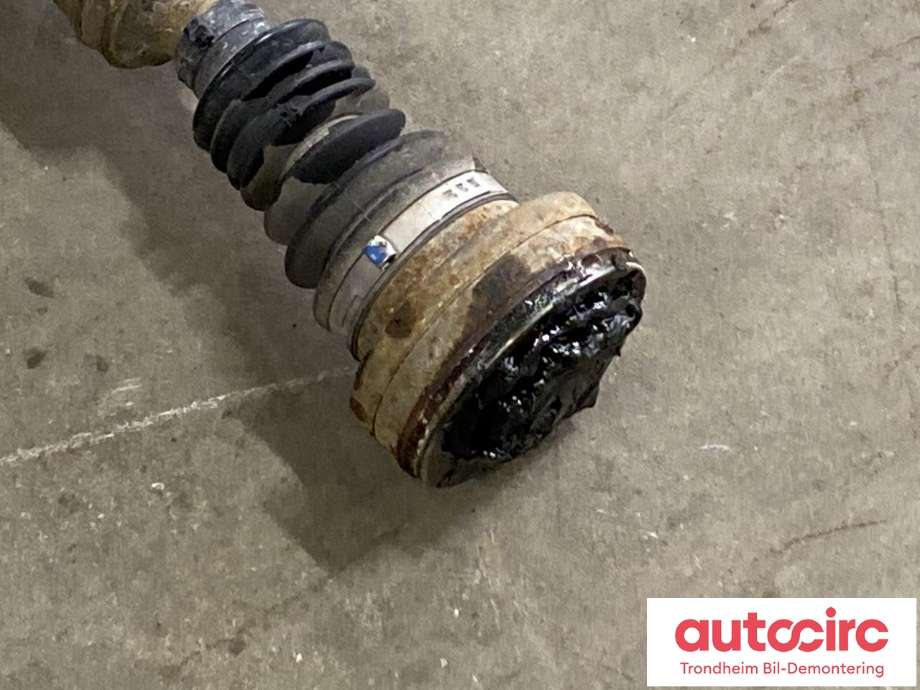 Mellomaksel til VW Caddy 2015-2020 (Type III, Fase 3)  (2K3521101F|)