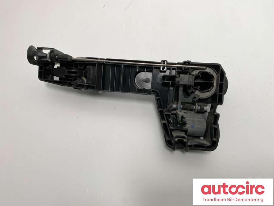 Dørhåndtak utv høyre bak til Mercedes Vito 2014-->> (W447) (W447) (..|A4477600334|A44776001599B27|)